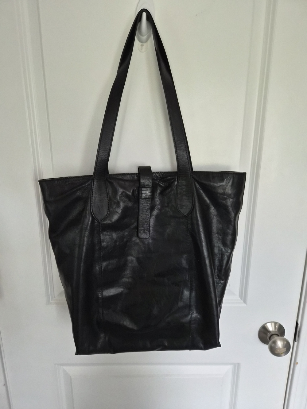 Classic Black Leather Tote Bag - Timeless Everyday Carry